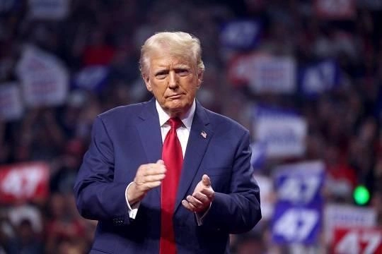 Трамп заработал миллионы долларов на криптовалюте, Библии и гитарах