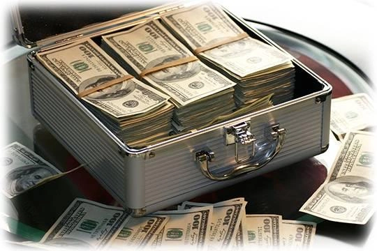 У полковника Захарченко никак не могут отобрать все деньги