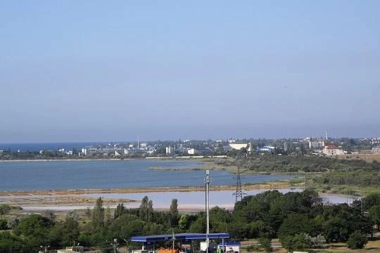 Как Сергей Аксенов застраивает берега целебного озера Мойнаки в Евпатории Как Сергей Аксенов застраивает берега целебного озера Мойнаки в Евпатории