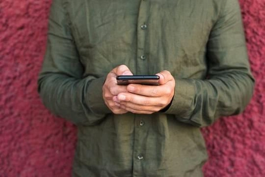 Рогозин считает, что запрет телефонов на передовой нанесет колоссальный вред армии Рогозин считает, что запрет телефонов на передовой нанесет колоссальный вред армии