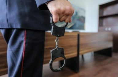 Бывший следователь ФСБ Дмитрий Гнатив с сообщником адвокатом Владиславом Оленский арестованы за вымогательство