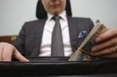 Полковника ФСБ обвинили в мошенничестве