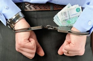 Более 90 млрд рублей похитил банкир из Тольятти