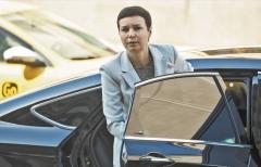 По слухам, сенатор Ирина Рукавишникова очень нервничает, когда СМИ вспоминают о её прошлом. А заодно начинают задаваться вопросами о происхождении капиталов (фото: Сергей Фадеичев/ТАСС)